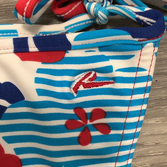 Vintage bikini bottoms flowers 🌺 top is Victoria’s secret - Picture 4 of 6